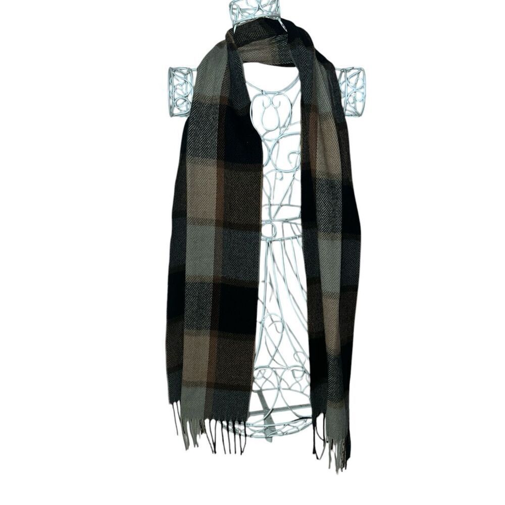 Beautiful Bass Unisex Supersoft Scarf Muffler Black, tan, Plaid  Wool blend Good